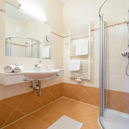 فندق مبيت وإفطار Hubengut 3*