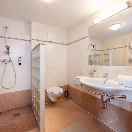 فندق مبيت وإفطار Hubengut 3*