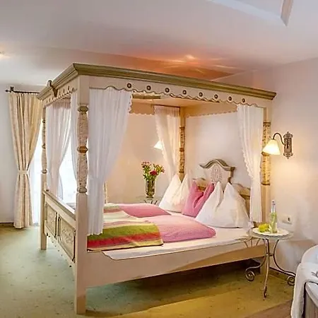فندق مبيت وإفطار Hubengut 3*