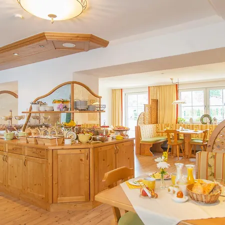 Hubengut Bed & Breakfast 2*